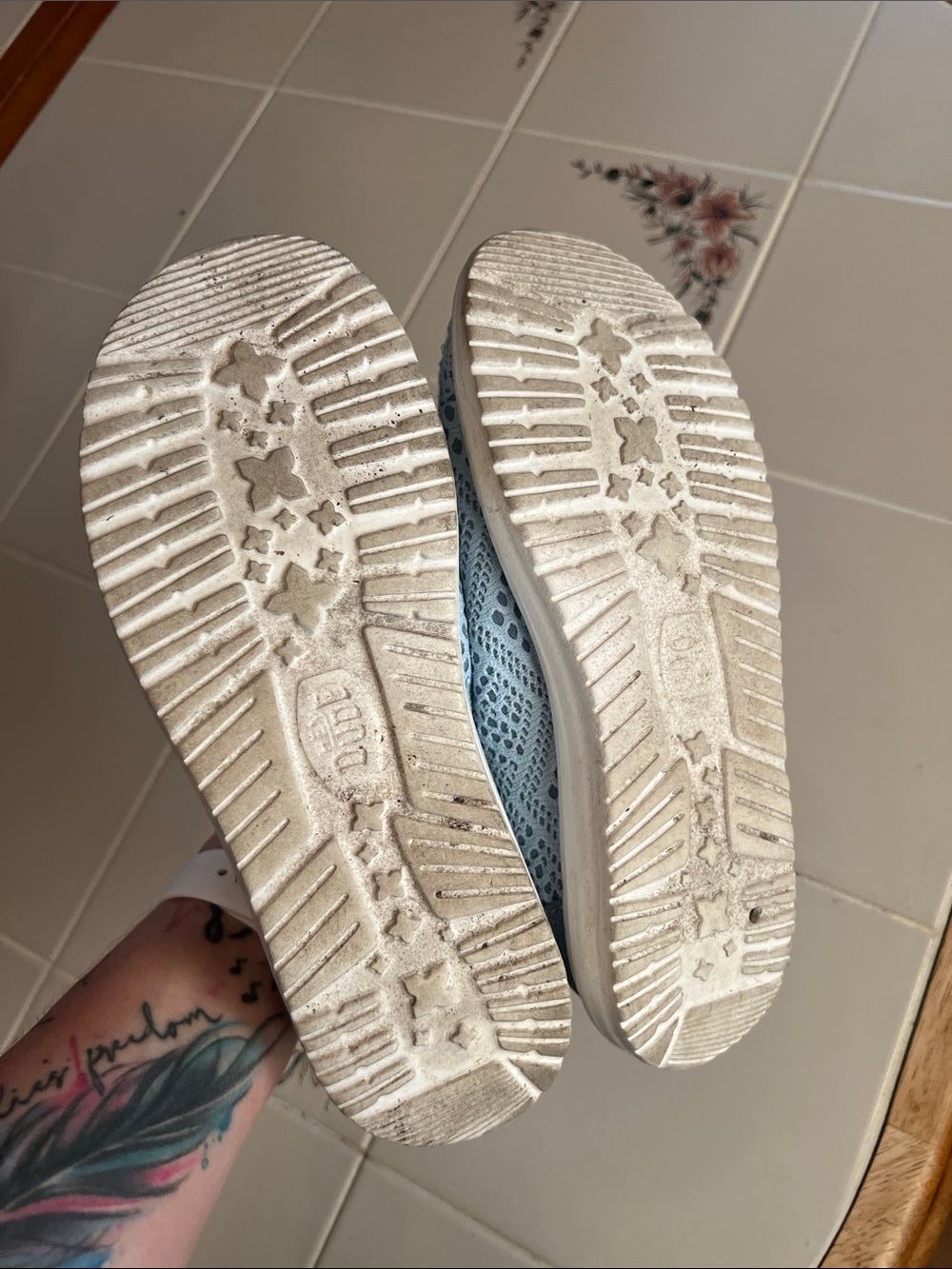 Hey Dude Light Blue Knit Moccasin Sneakers size 7W - Picture 3 of 4